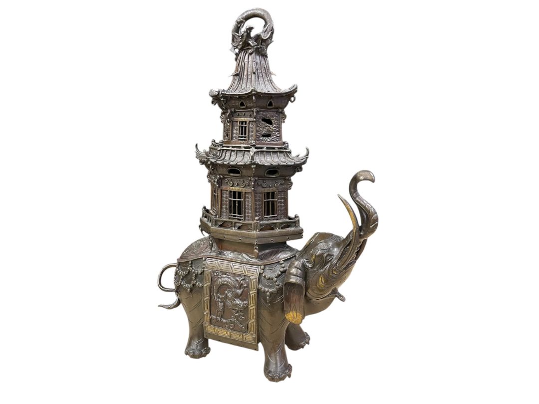 brûle-parfum en bronze à la vente à l'atelier